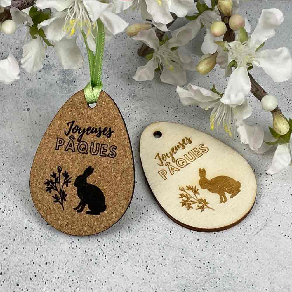 Pendentif en liège ou en bois avec lapin de Pâques